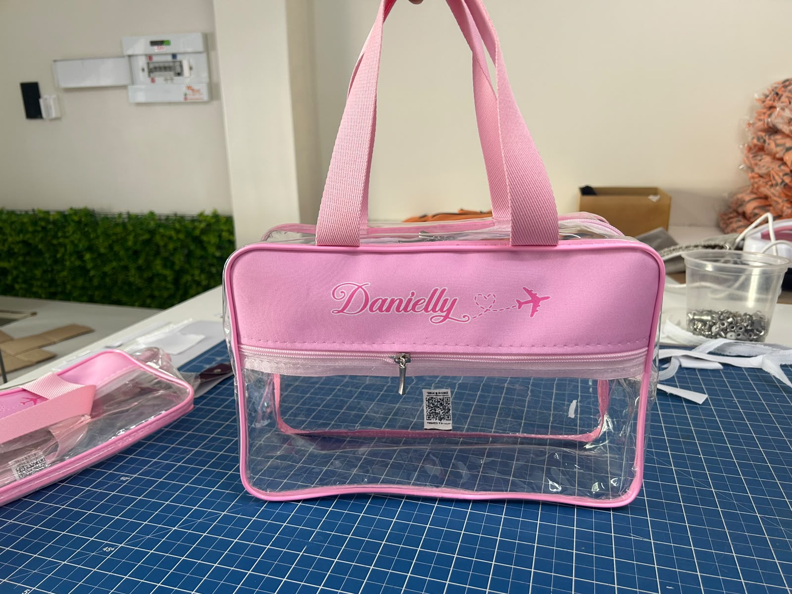 Neceser personalizado Danielly en el taller de costura, foto aficionada